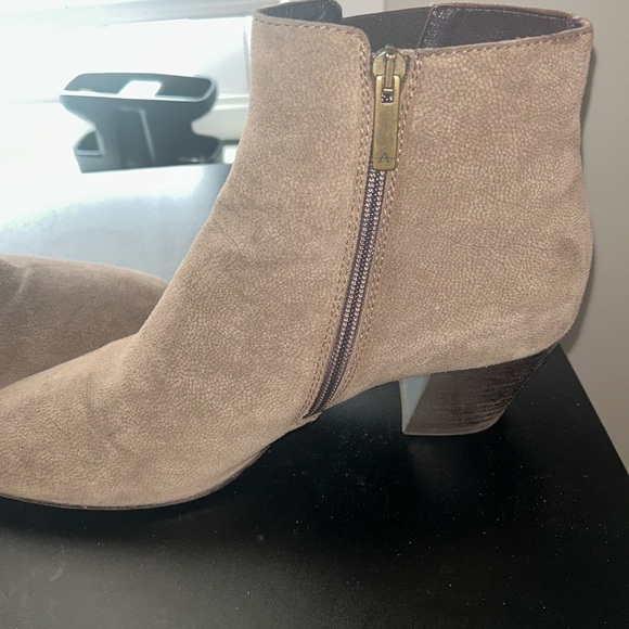 Aquatalia waterproof faylynn suede booties size 9.5 - Picture 5 of 11